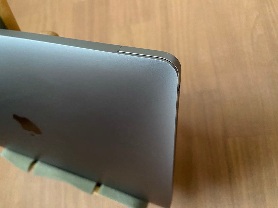 MacBook本体 MacBooK Pro CPU:corei7-8557U 1TB 16GB