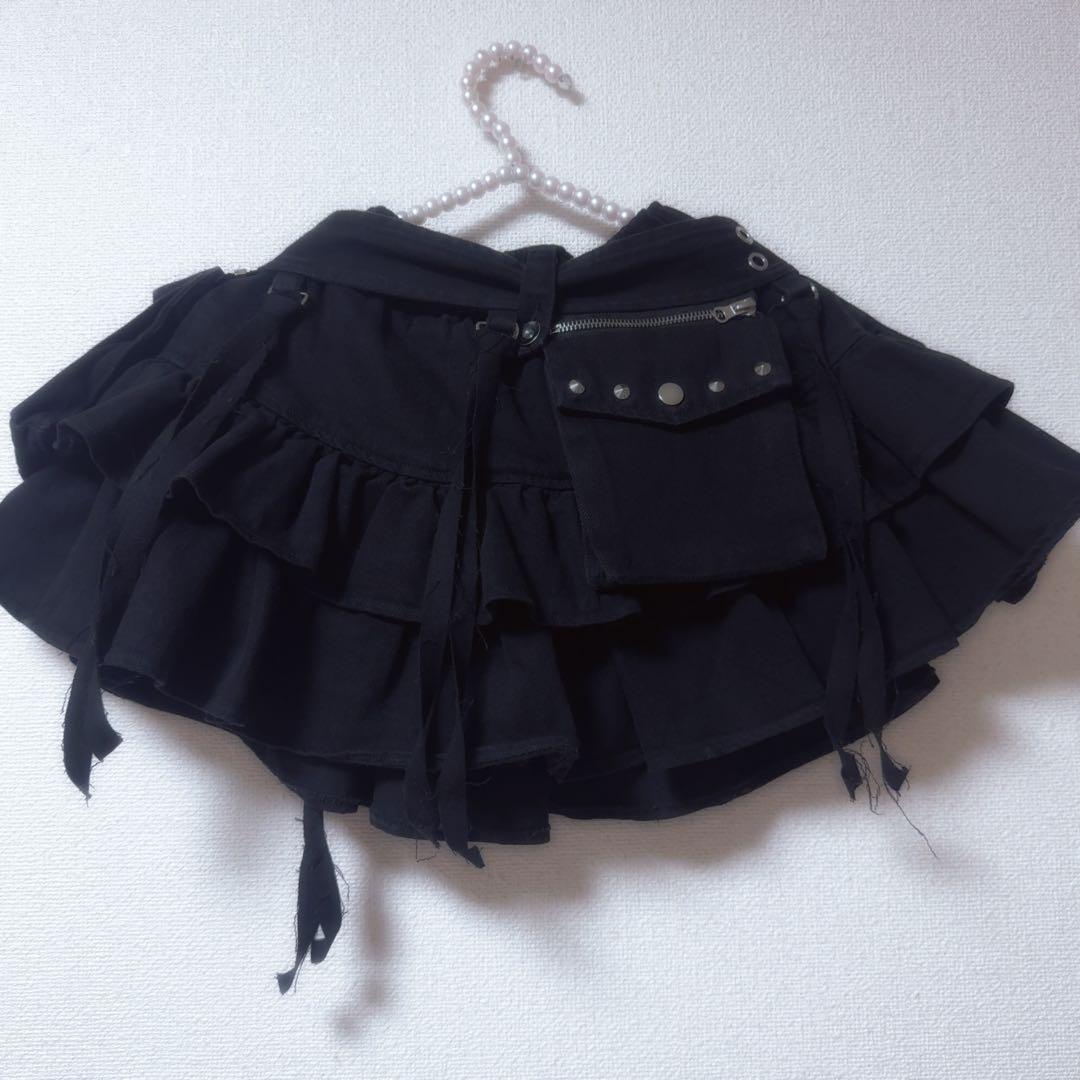 REFLEM カーゴベルト付きデニムフリルスカート　ブラック　レフレム