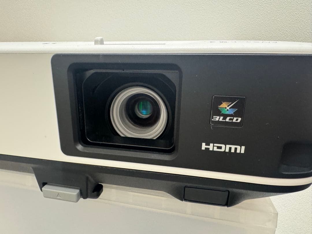 EPSON EB-2040 プロジェクター