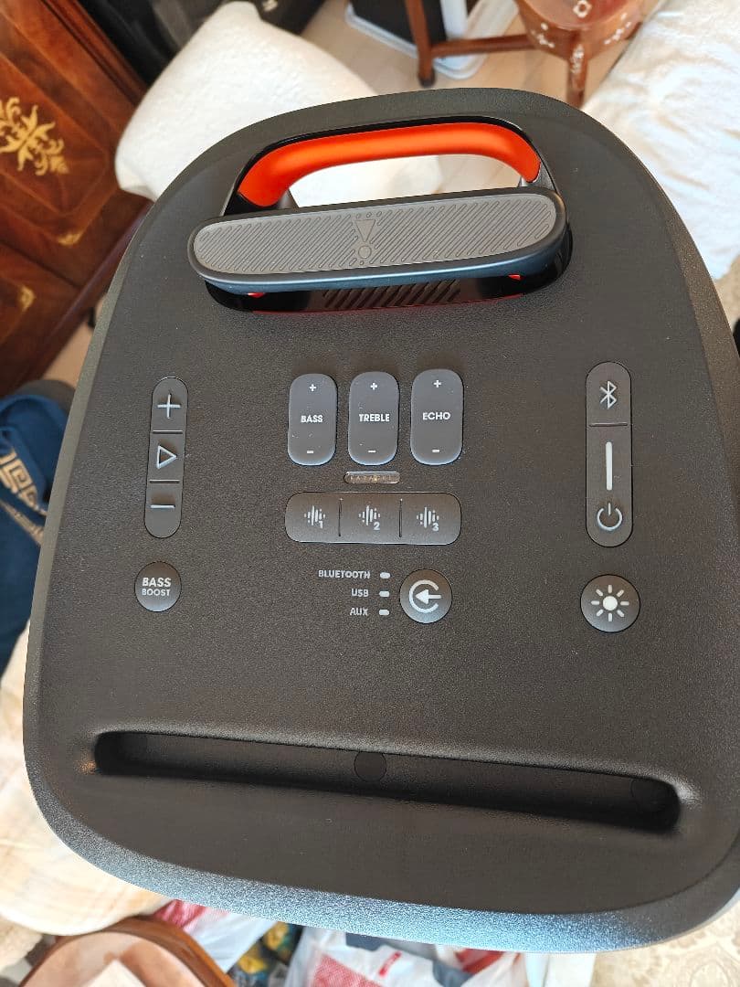 JBL partybox310ワイヤレススピーカー キャスター付き