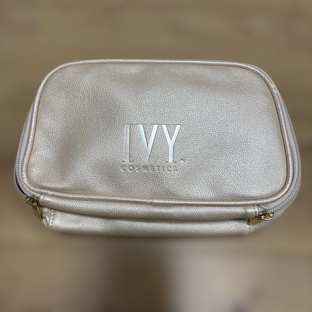 IVY 美顔器 レッド 収納ケース付き