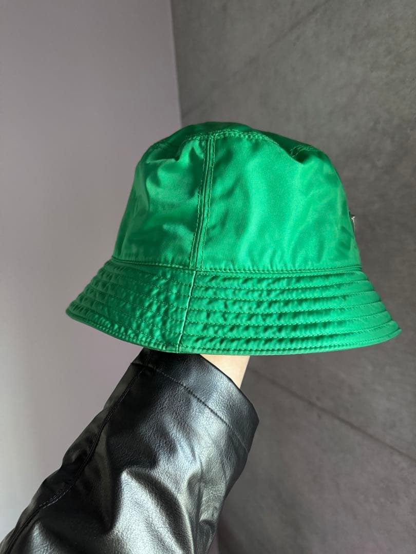 PRADA グリーン バケットハット