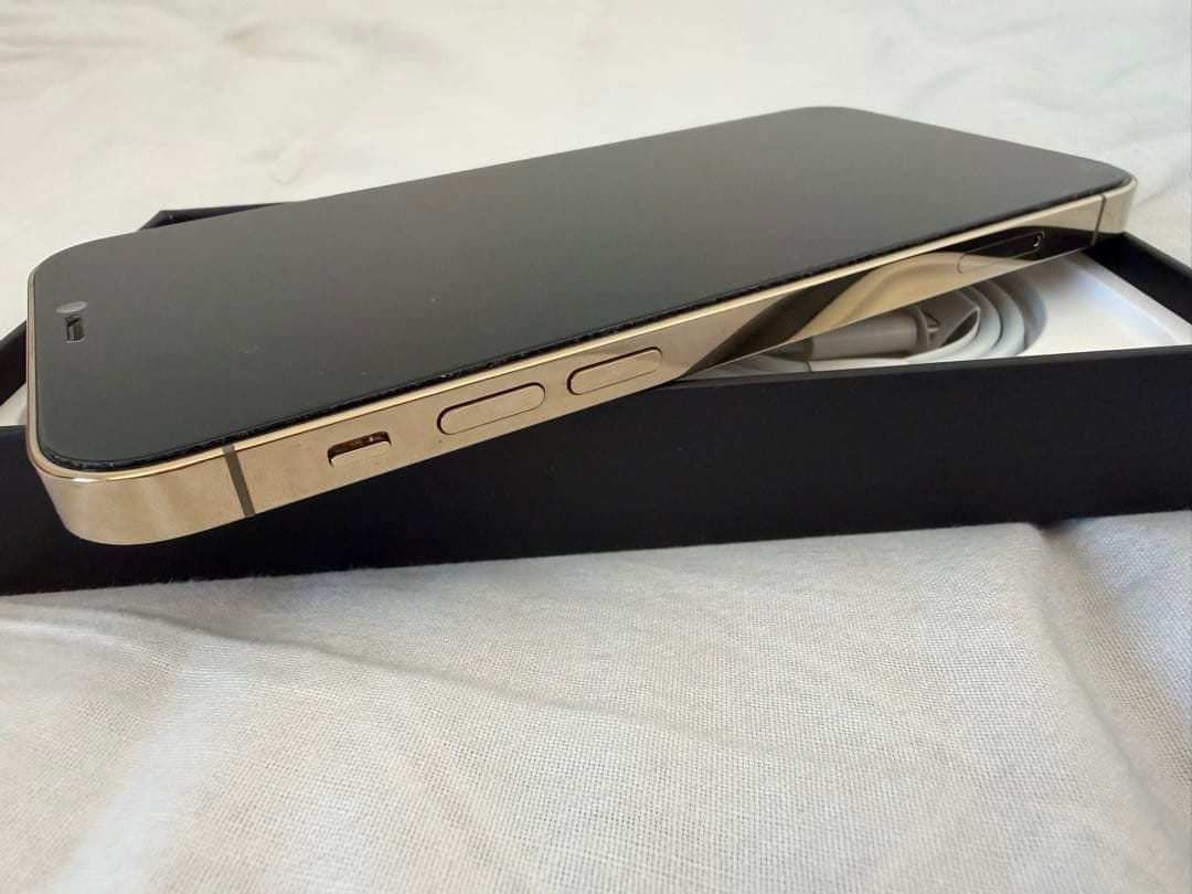 m*i様 Apple iPhone 12 Pro ゴールド 本体