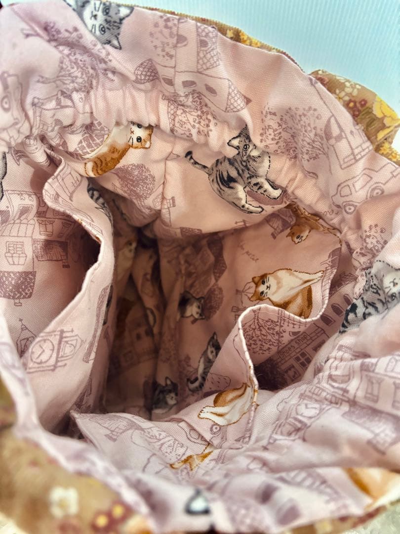 コヤンイサムチョン　ぬいぐるみポケット付きフリル巾着バッグ，ショルダーバッグ