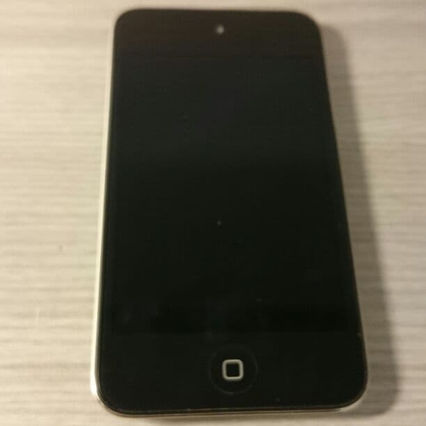 【お得!!32GB】iPod touch 第4世代