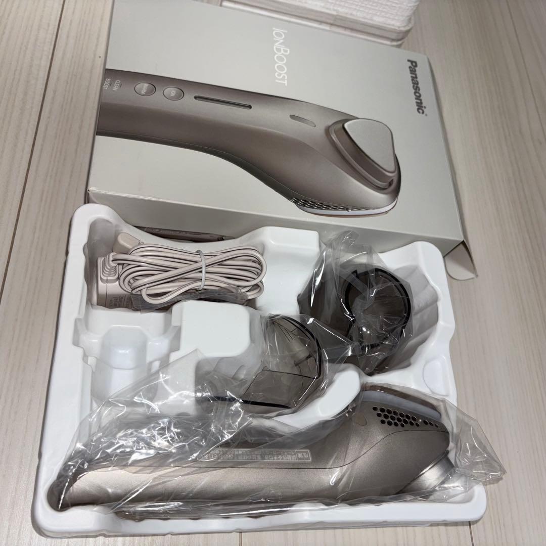 Panasonic ionBoost 美顔器 シルバー