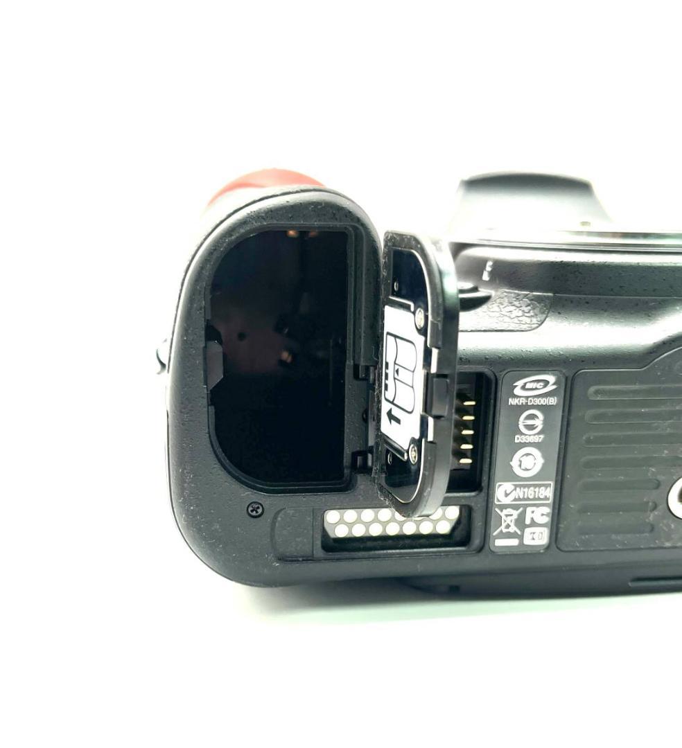 ★美品★ニコン D300 ボディ ショット数26161枚！#218