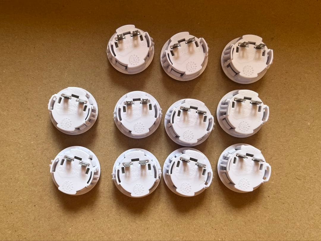 OneFRAME ボタン 白　24mm 11個