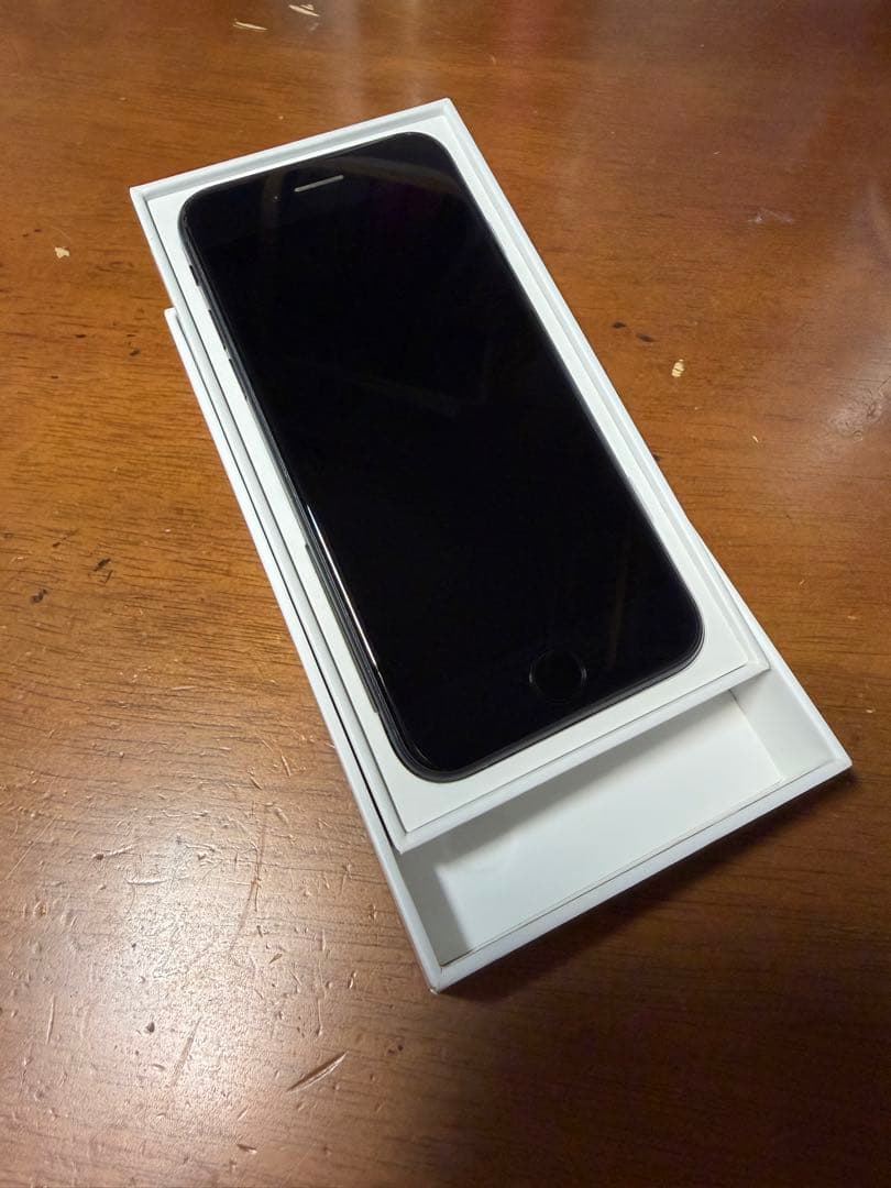iPhoneSE第3世代　64GB 本体　バッテリー88%