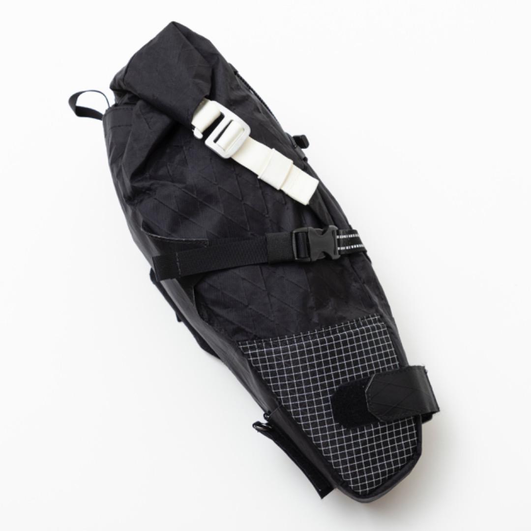 RawLow Mountain Works サドルバッグ