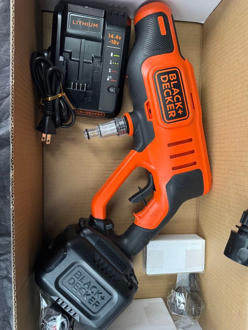 送料込み美品あると助かるBLACK+DECKER 18Vコードレス高圧洗浄機