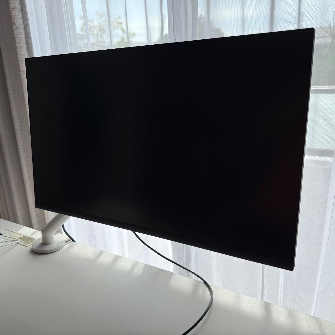 Dell P3222QE 31.5インチ 4K ＋ ハーマンミラー フロー