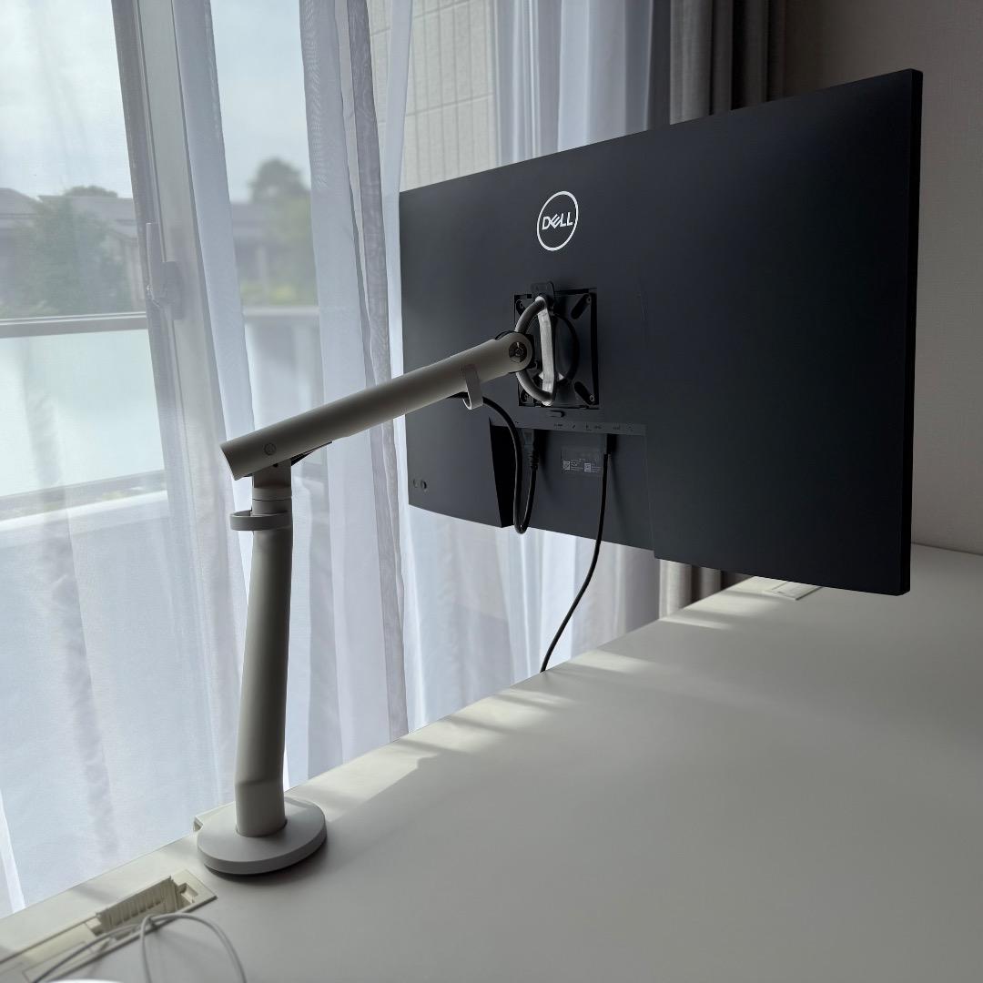 Dell P3222QE 31.5インチ 4K ＋ ハーマンミラー フロー