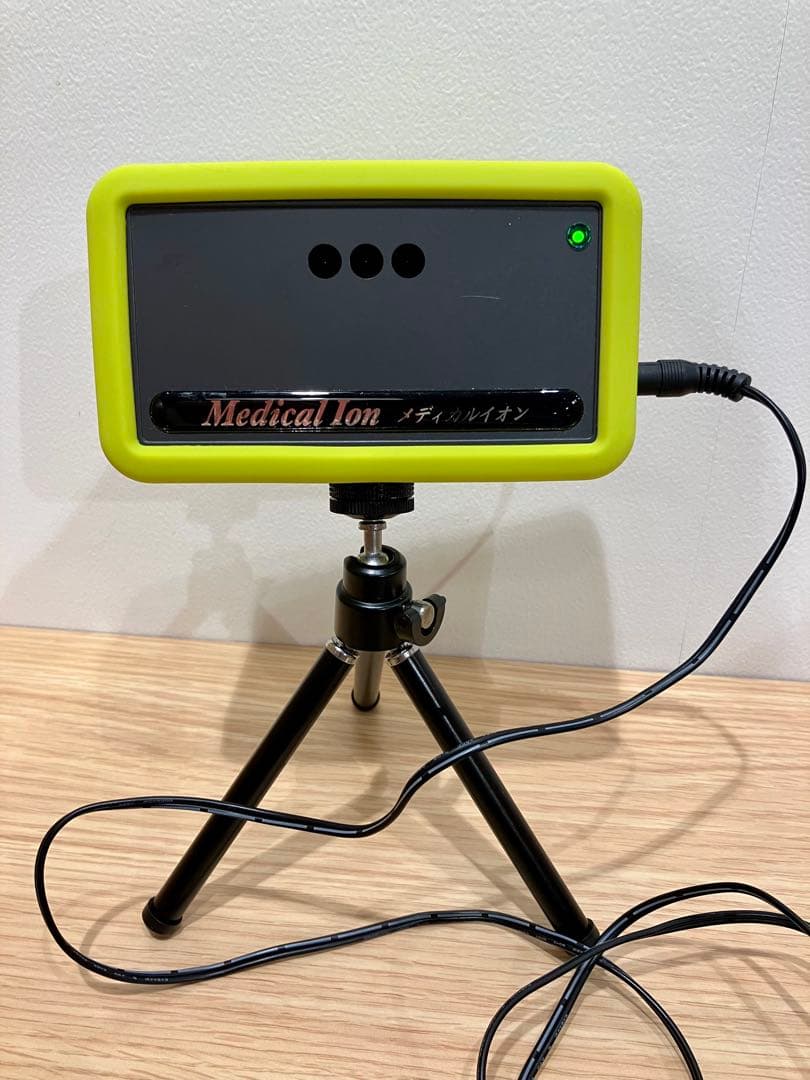 メディカルイオンミニ　大量マイナスイオン発生器　短時間使用／動作確認済み