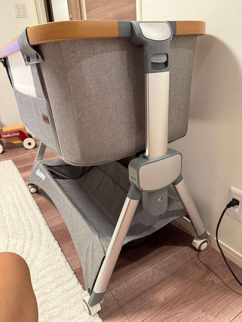 Ubravoo 折りたたみ式ベビーベッド グレー