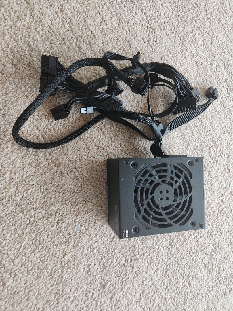 NZXT C750 Gold SFX PSU 電源ユニット