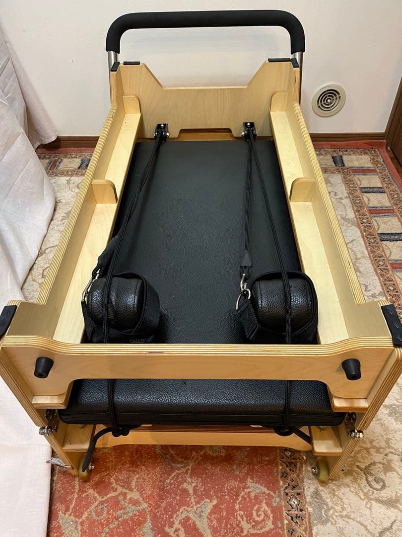 ピラティス折りたたみリフォーマー レザー調 黒