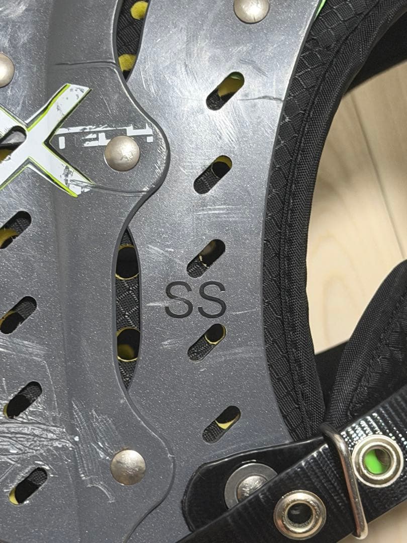 Xtech ショルダーパッド Super skill S バックプレート付き