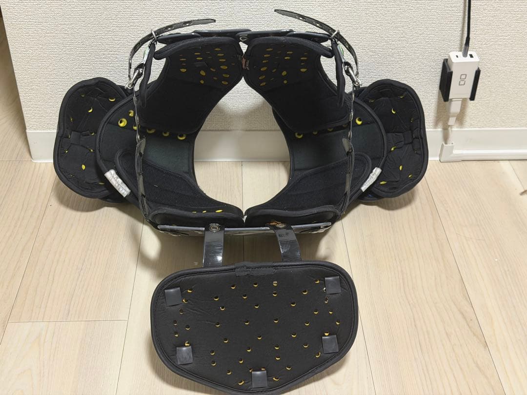 Xtech ショルダーパッド Super skill S バックプレート付き