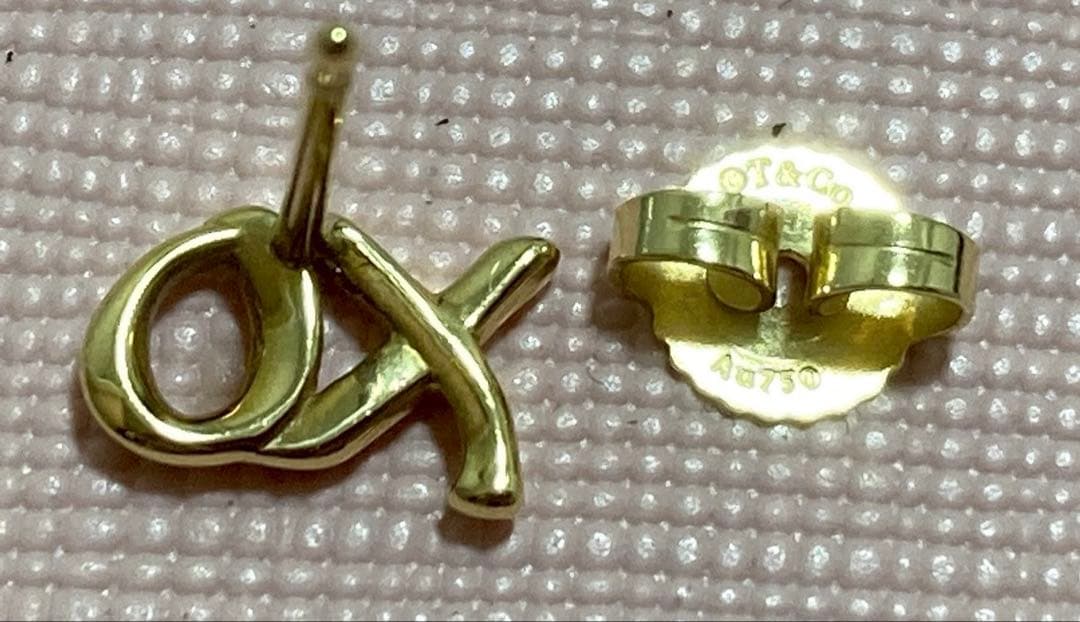 Tiffany & Co. ラブ＆キス XOシングルピアス18金イエローゴールド