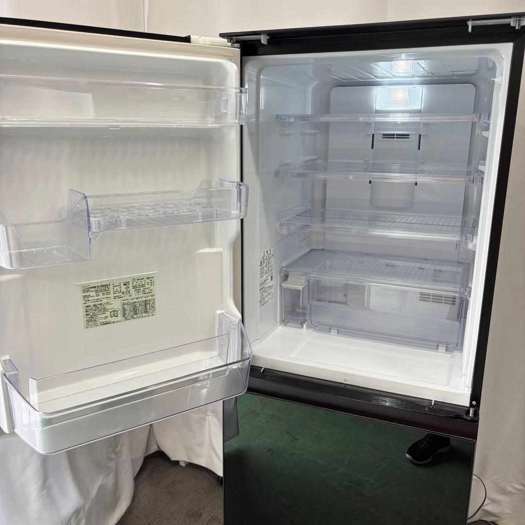 冷蔵庫　シャープ　300ℓ級　赤　プラズマ　自動製氷　両開　設置無料　安い　綺麗