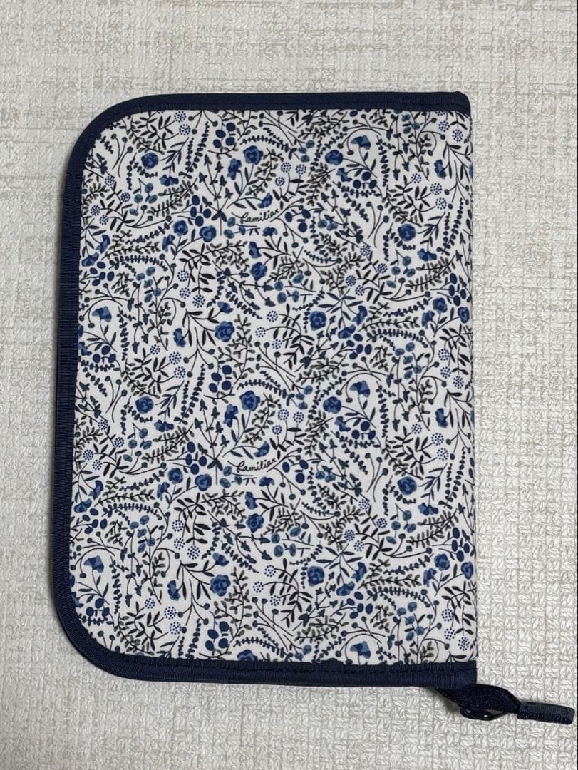 ファミリア 母子手帳ケース リバティ柄　【美品】