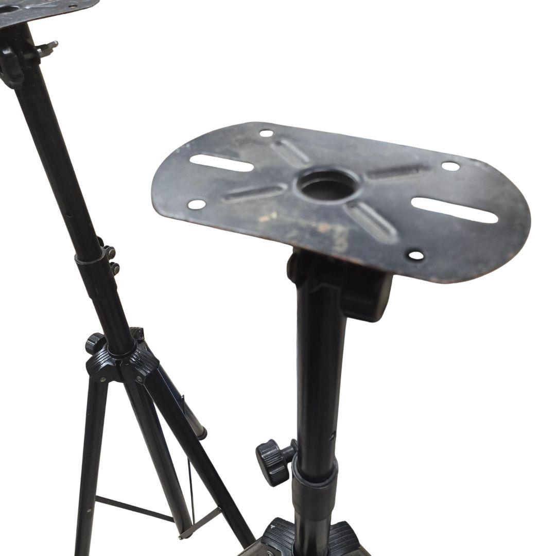 CLASSIC PRO スピーカースタンド2本 　高さ約2ｍ位まで上がります。