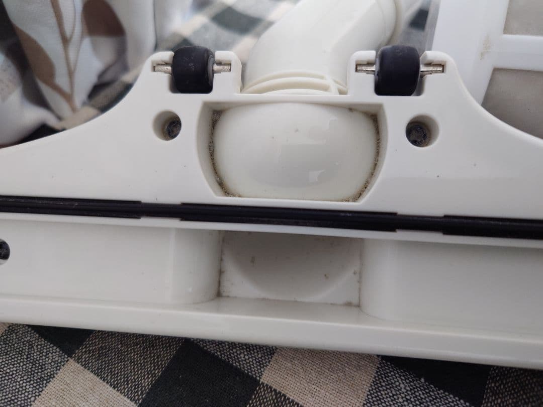 おしお　Hitachi Koki コードレス掃除機 14.4V 6.0Ah