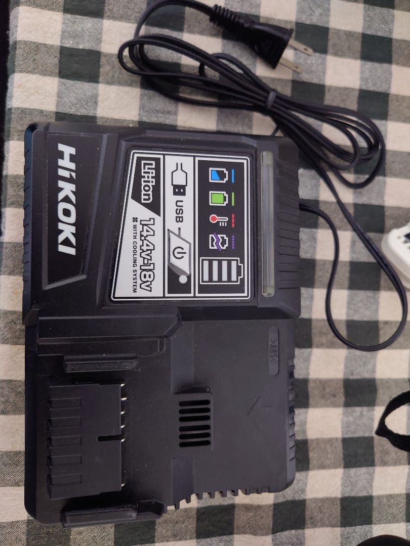 おしお　Hitachi Koki コードレス掃除機 14.4V 6.0Ah