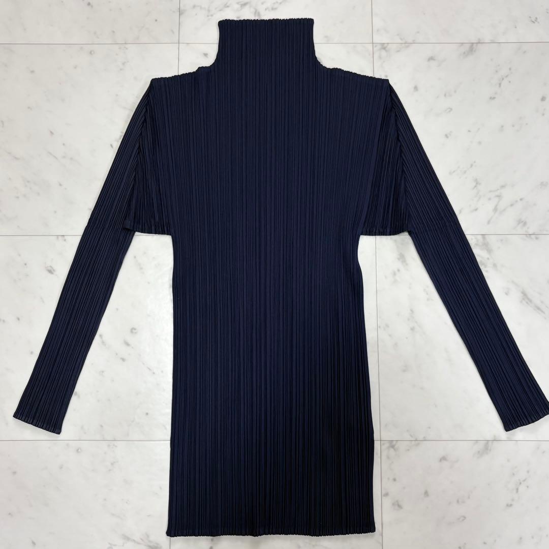 美品✨プリーツプリーズ　イッセイミヤケ　プリーツハイネックプルオーバー　ネイビー