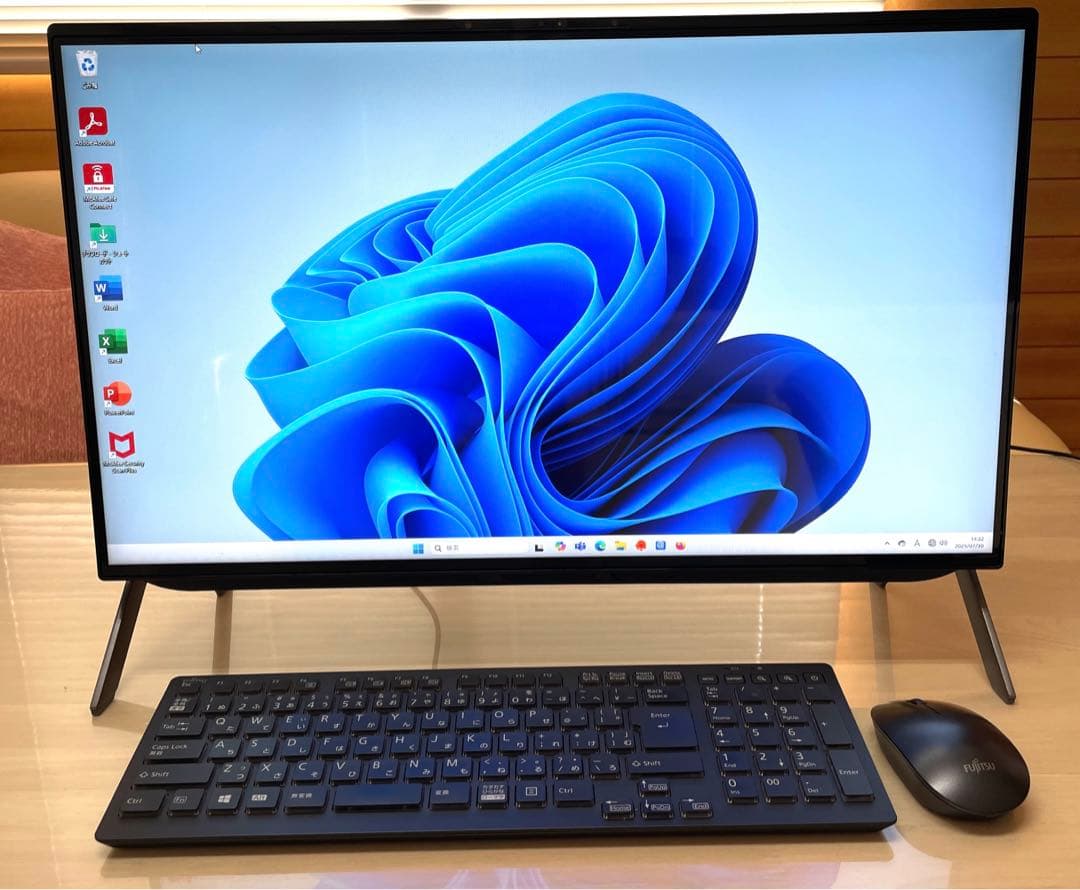 富士通ディスクトップパソコン FMVF60E3E ※現在、予約済み商品です。
