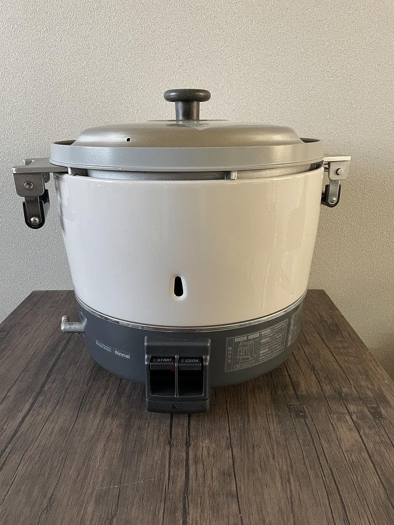 ①リンナイ　ガス炊飯器　RR-300C　LPガス（3.3升）2022年製