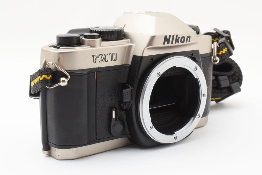 美品 ニコン FM-10　説明書付き　フィルムカメラ　モルト新品交換済 C969