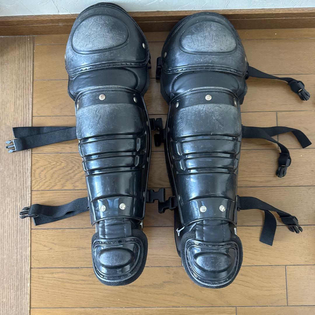 モモ　 Mizuno キャッチャー用プロテクター ブラック　レガース