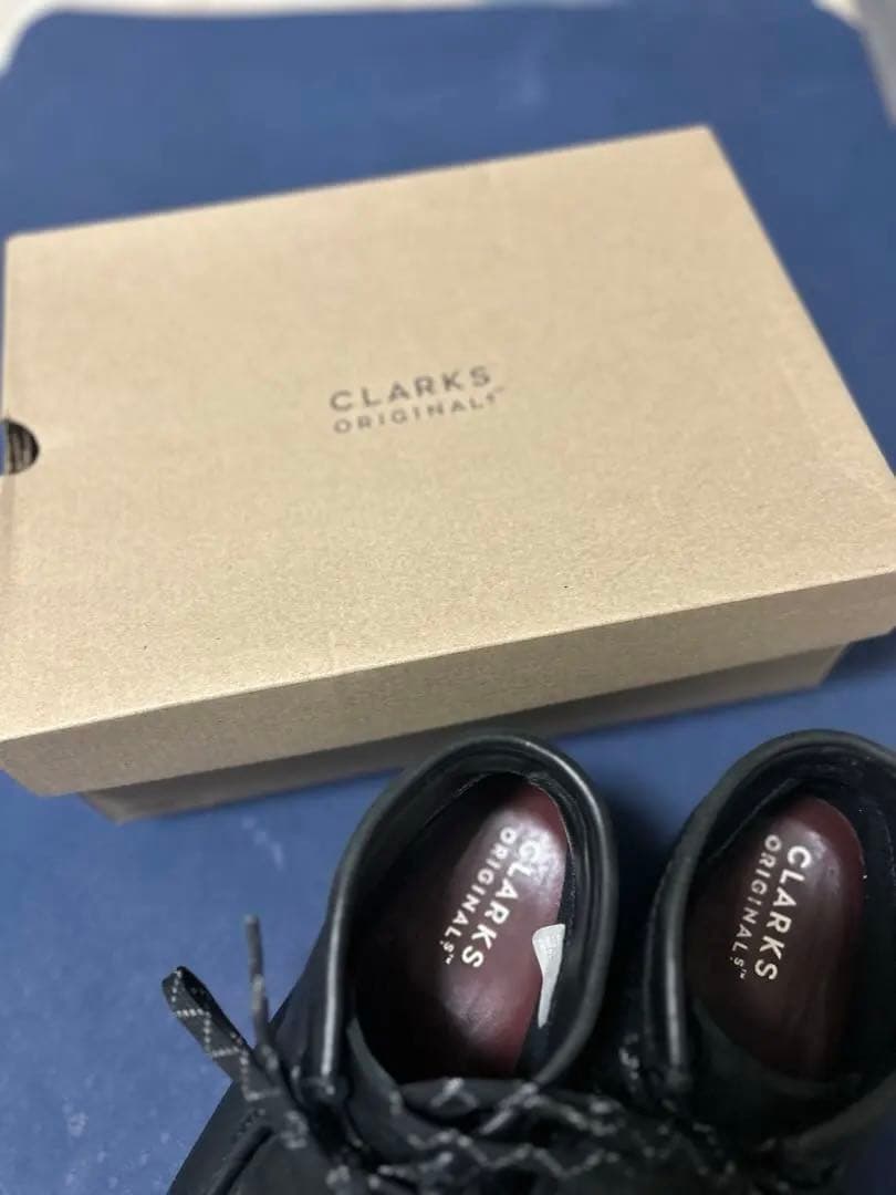 美品 箱付きクラークスワラビー ゴアテックス UK7.5 26本革 ビブラム　黒