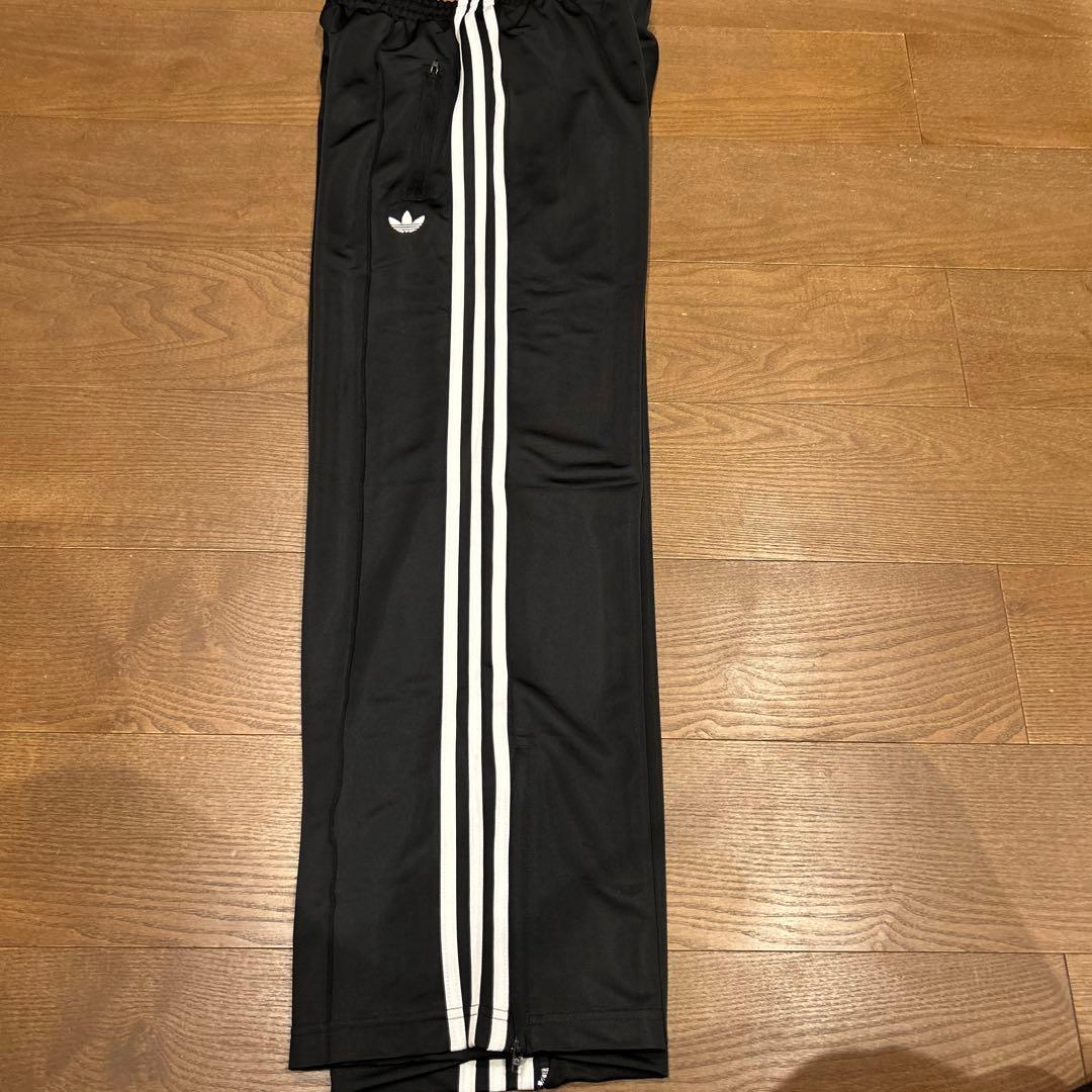 新品 アディダス adidas レディース・ルーズトラックパンツ L 黒