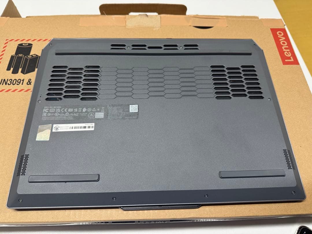 Lenovo LOQ 15IRX9 ノートPC LUNA GREY