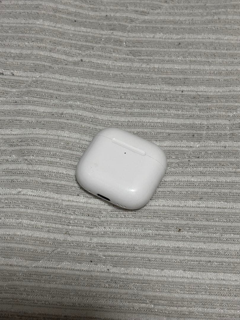 Apple AirPods 第4世代（ノイズキャンセリング無しモデル）