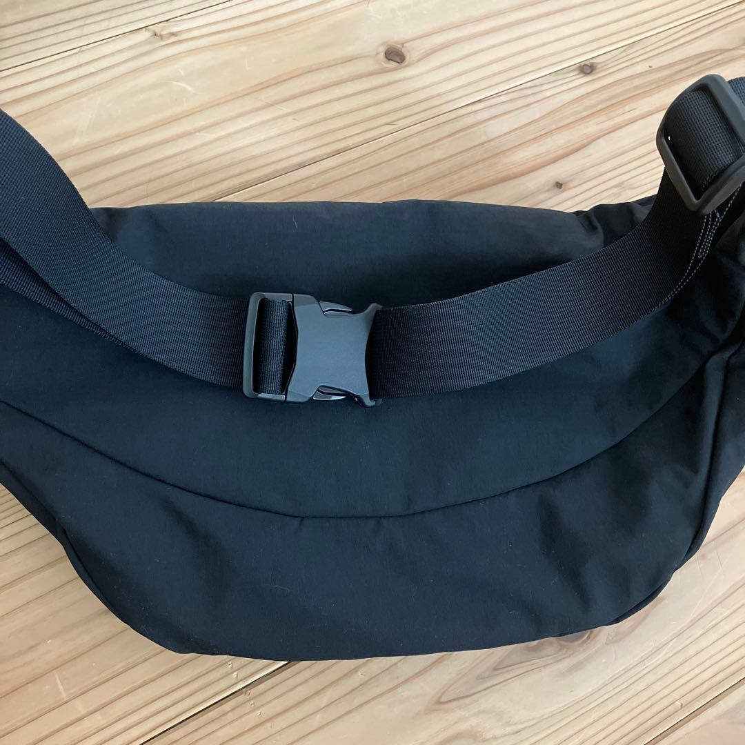 MARGARET HOWELL idea ボディバッグ ブラック