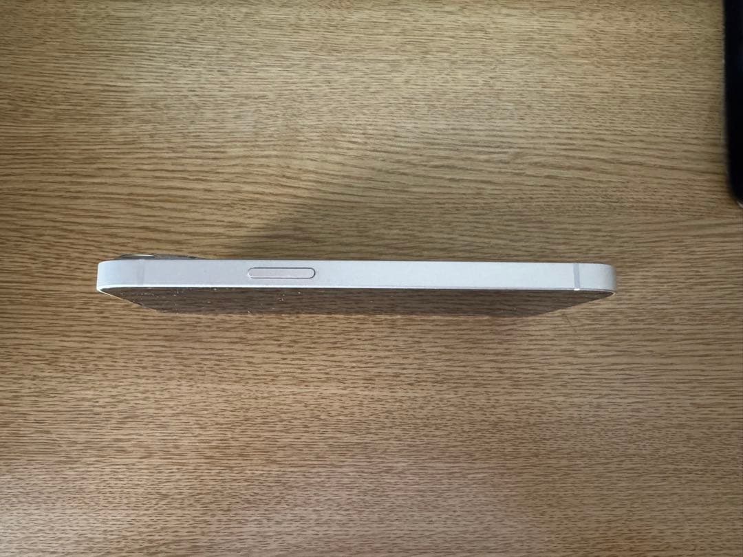 Apple iPhone 13 ホワイト