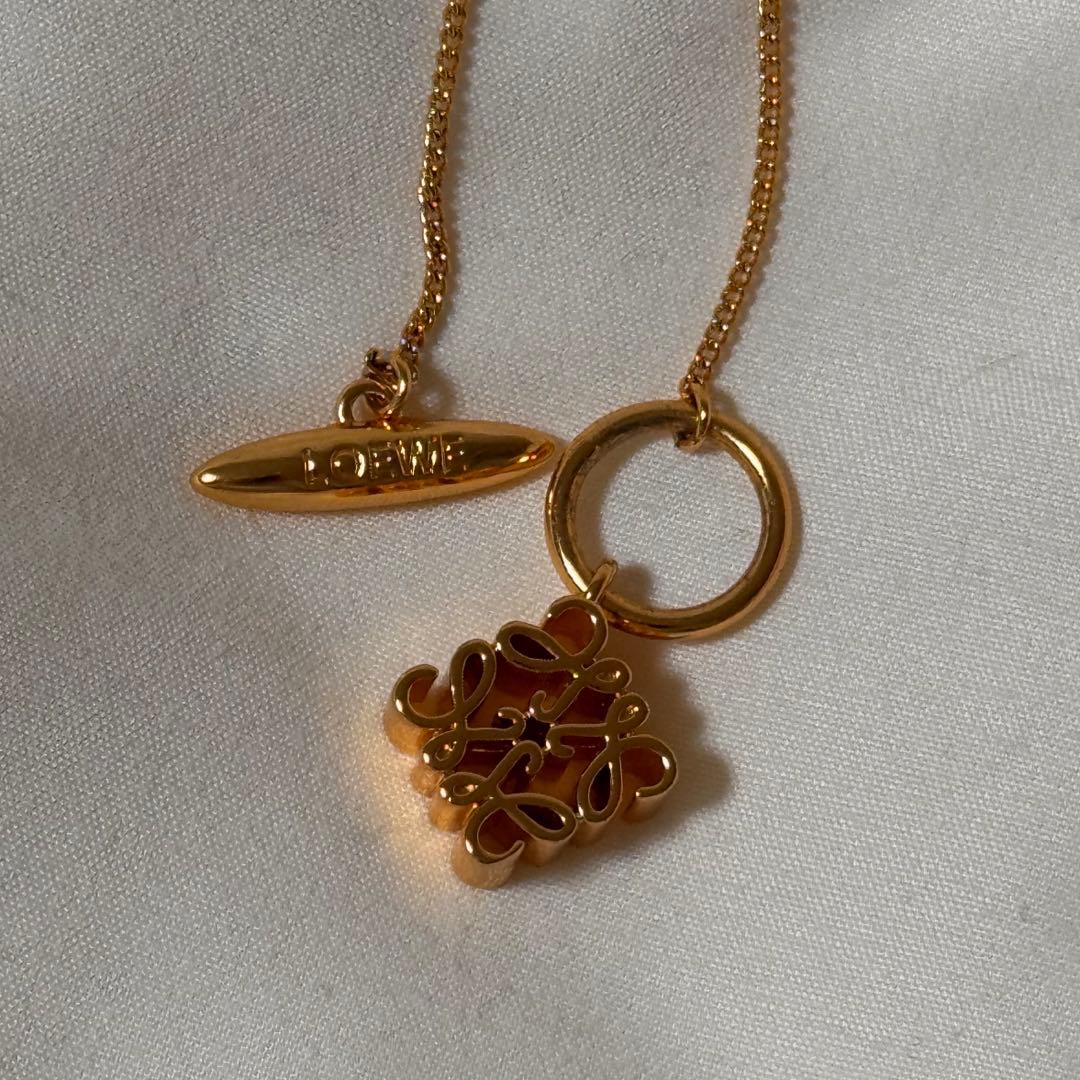 LOEWE アナグラム ネックレス