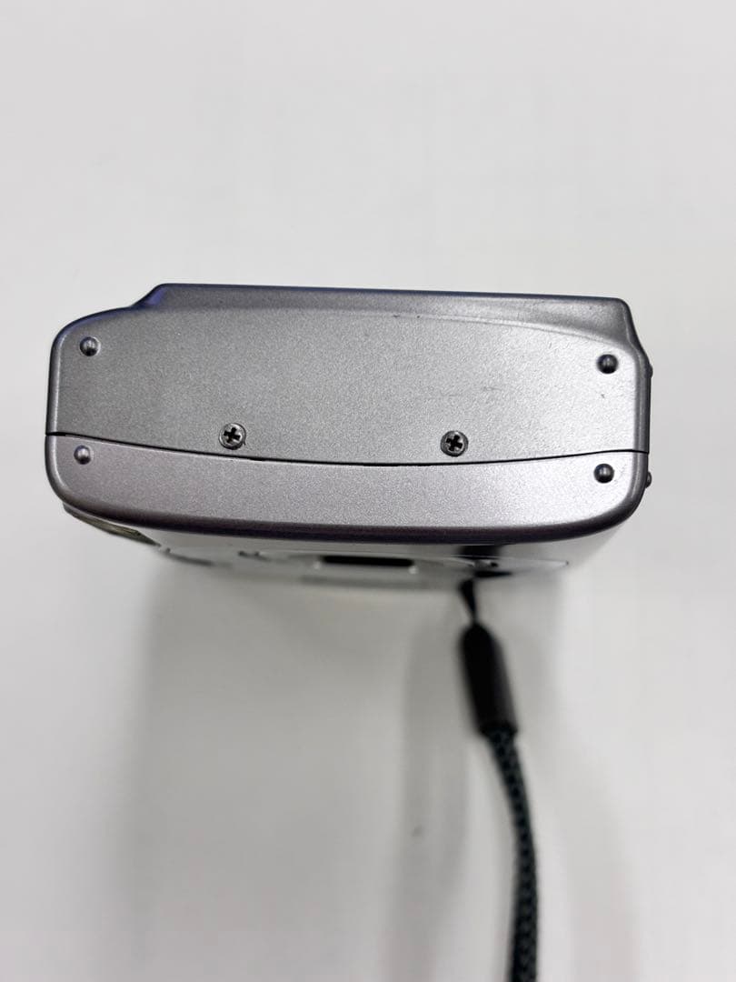 Canon IXY Digital 900 IS 本体と充電器