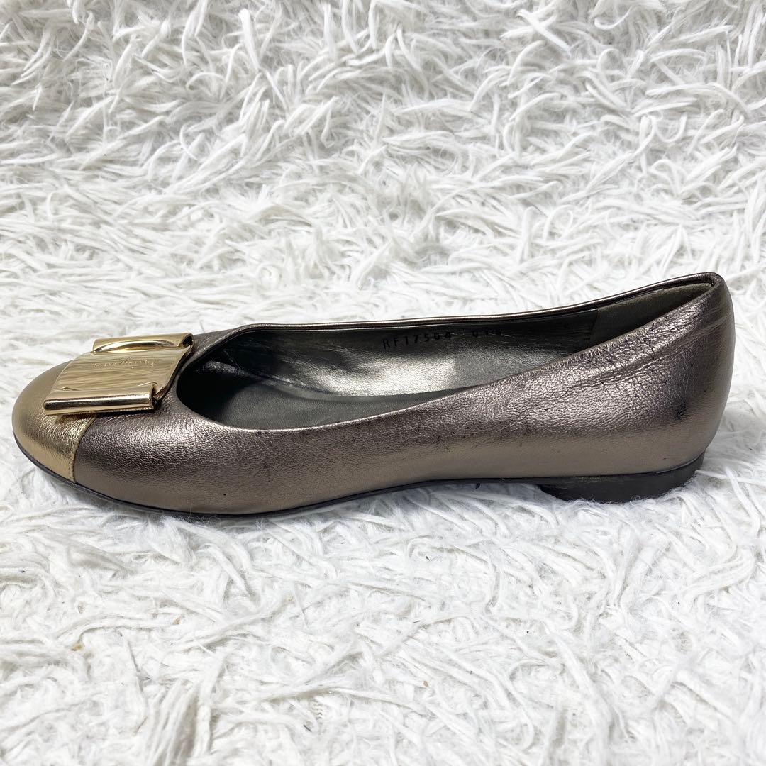 フェラガモ　フラットシューズ　バレエシューズ　ヴァラ　シャンパンゴールド