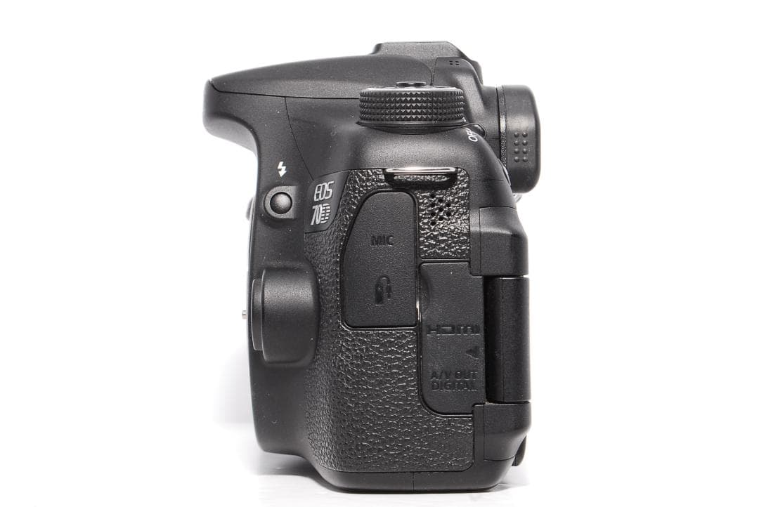 ✨Wi-Fi搭載機 ショット数少なめ✨Canon EOS 70Dレンズセット