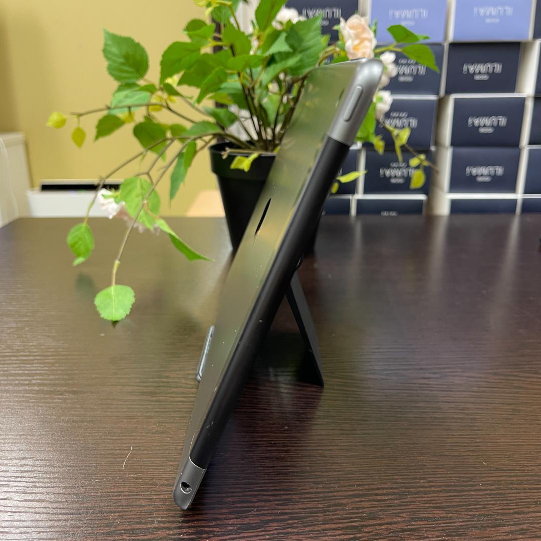 iPad 第7世代 128GB Wifi + Cellular版 SIMフリー