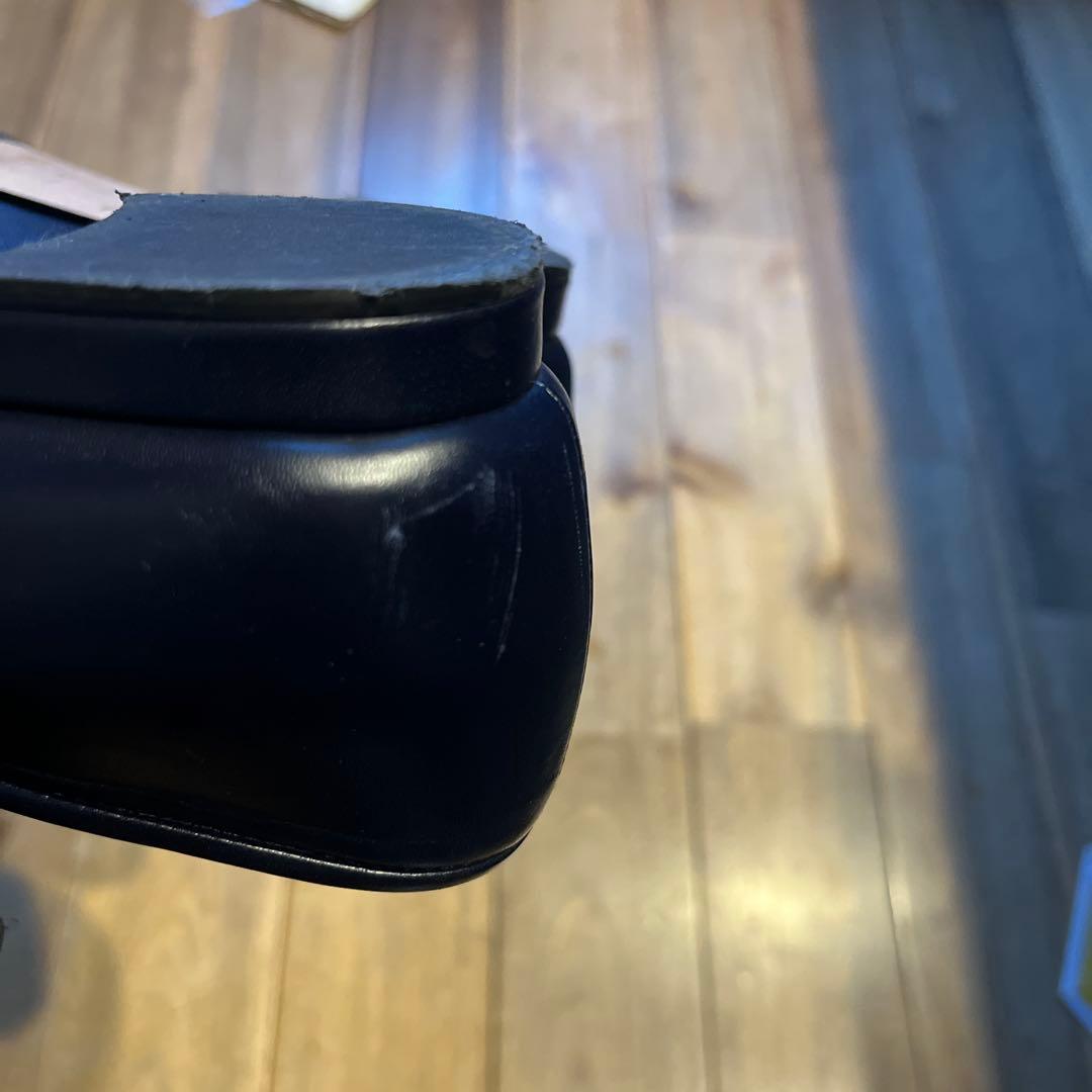 マノロブラニク　ネイビーフラットシューズ　サイズ表記「39」24.5センチ程度