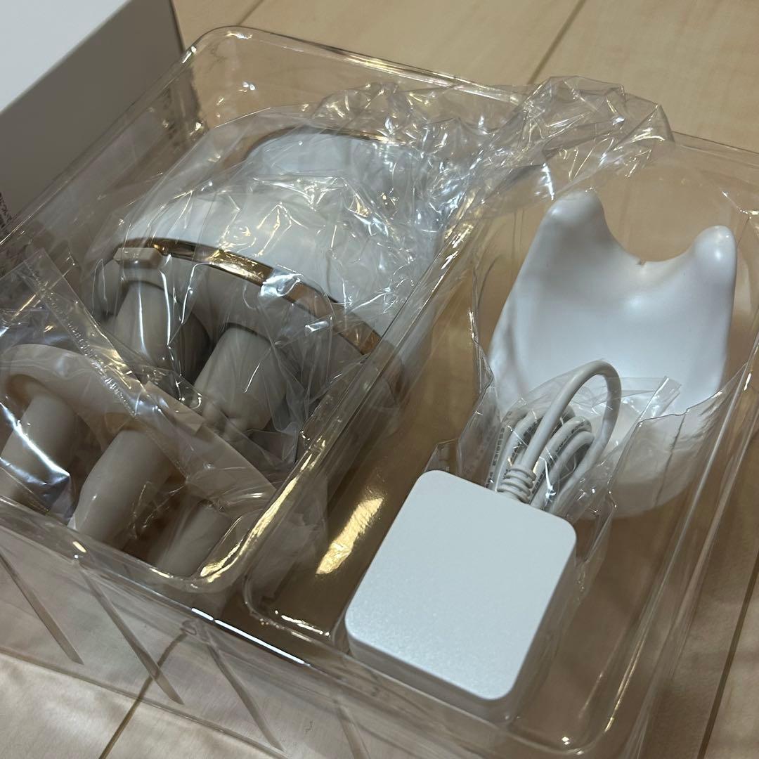 【新品未使用】YA-MAN mysé 美顔器 ホワイト・ゴールド