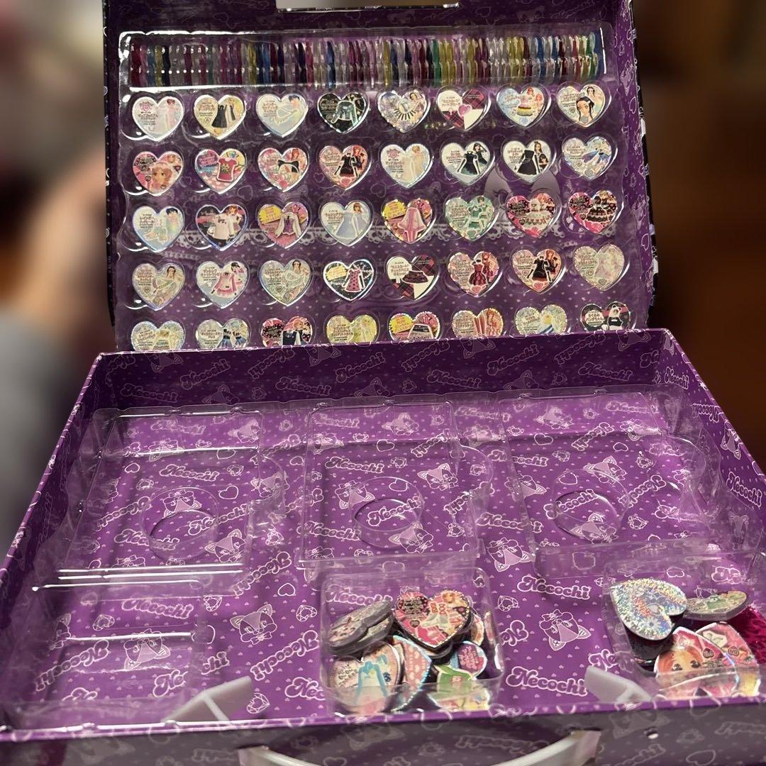 値下げしました✨️柄ありのみプリズムストーン86個ケース付き‼️