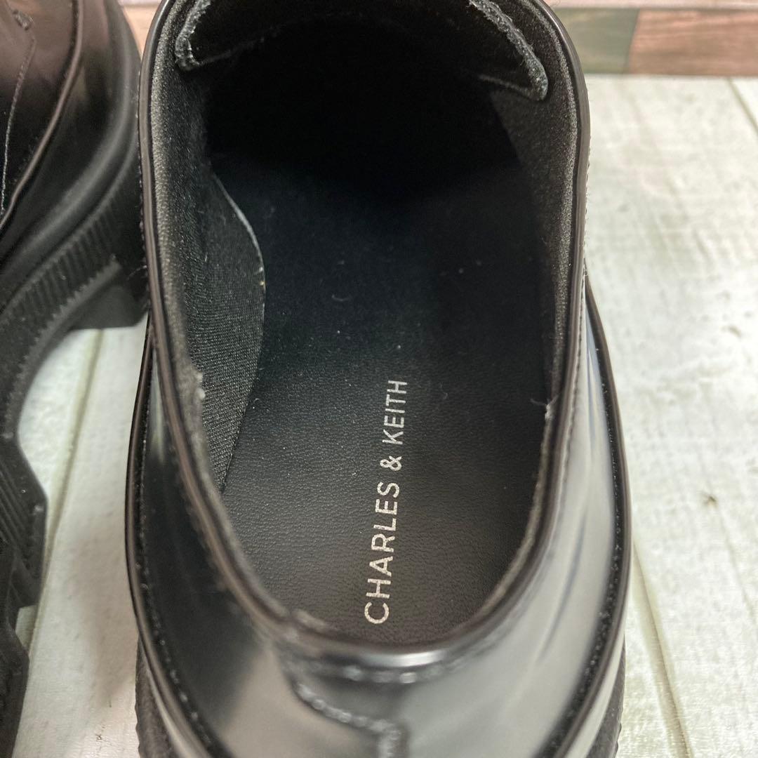 チャールズアンドキース　23.5　ジップアップ プラットフォームローファー　黒