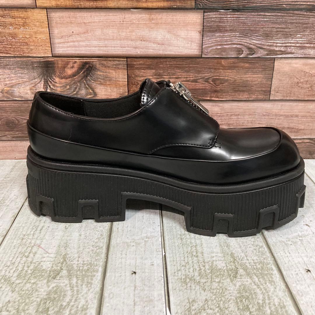 チャールズアンドキース　23.5　ジップアップ プラットフォームローファー　黒